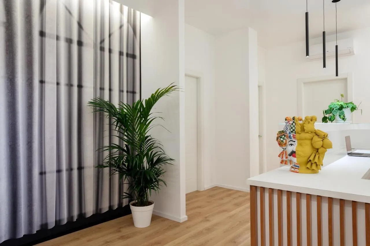 Mori'S Rooms Palermo 0*,